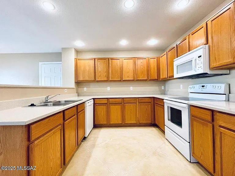 2736 N Neruda Ln — Photo 13