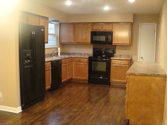 2nd image of 5642 Alomar Dr