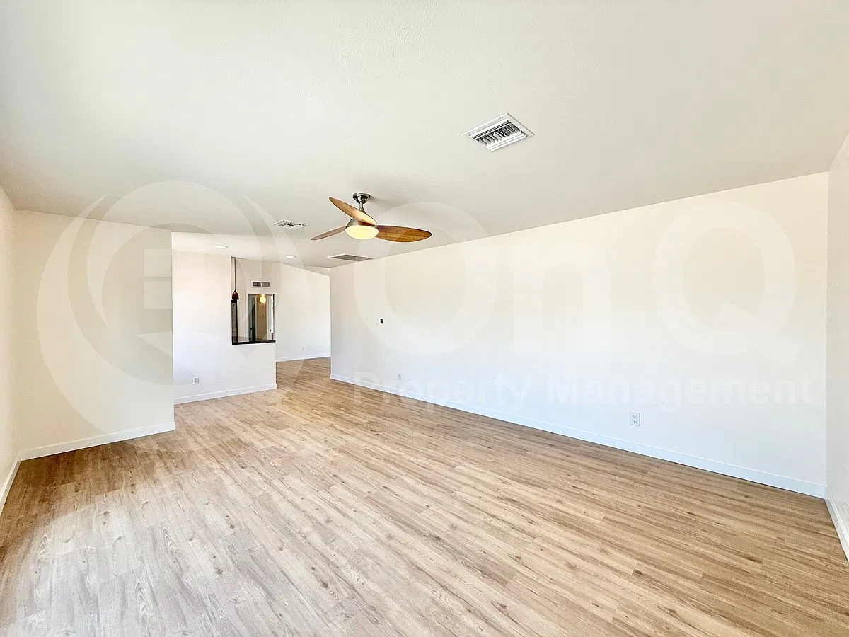 3 bed, 2.0 bath, 1552 sqft, $2,899 — Photo 4