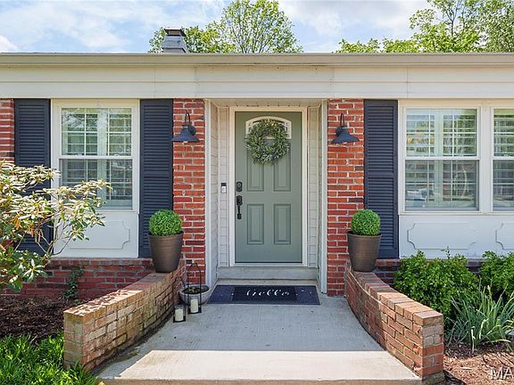 2nd image of 835 Montmartre Ct