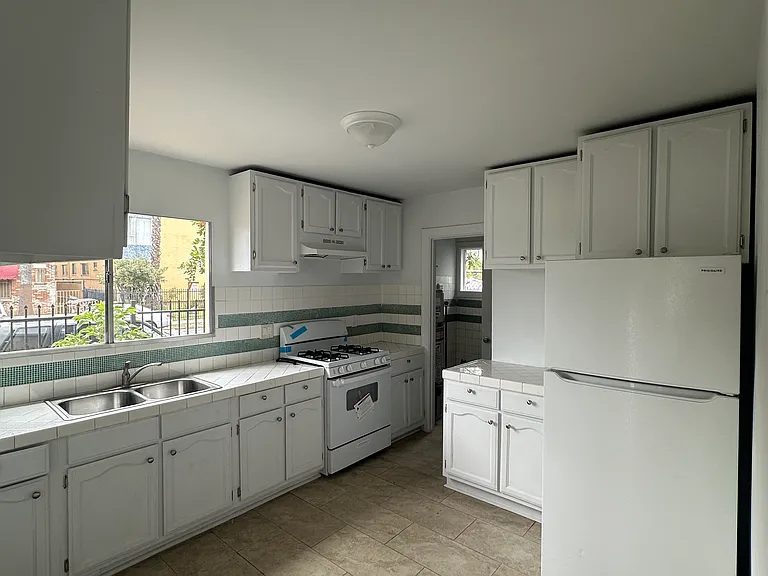 5429 1/2 Sierra Vista Ave #5425-1/2 — Photo 5