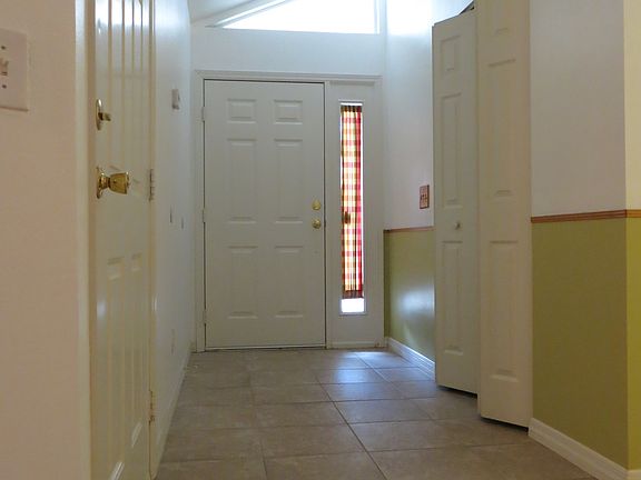 Foyer/Entrance