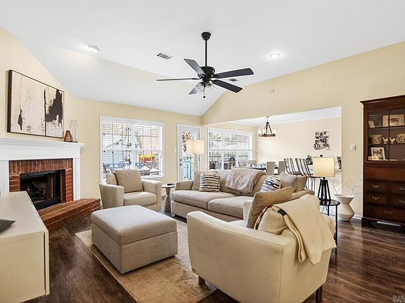 4th image of 22 Springridge Dr