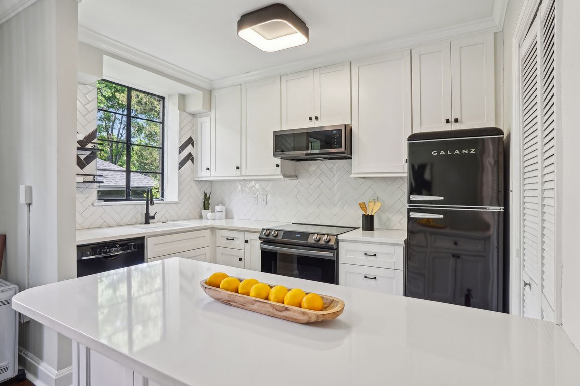 Myrtle Ave-1605-019.jpg