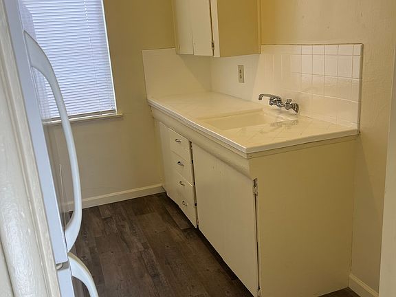 2nd image of 2824 E Hammond Ave APT 3