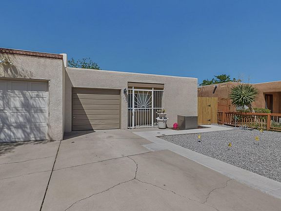 5th image of 3233 Corona Dr NW