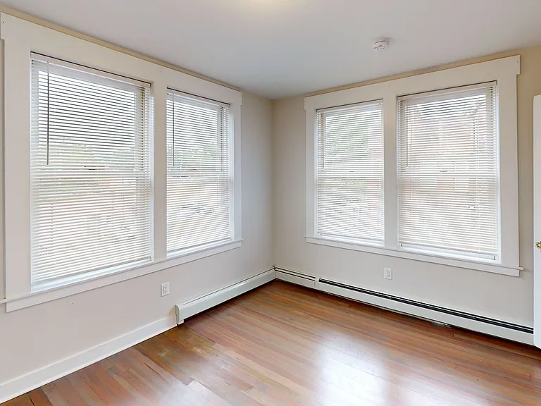 335 John St #2 — Photo 4
