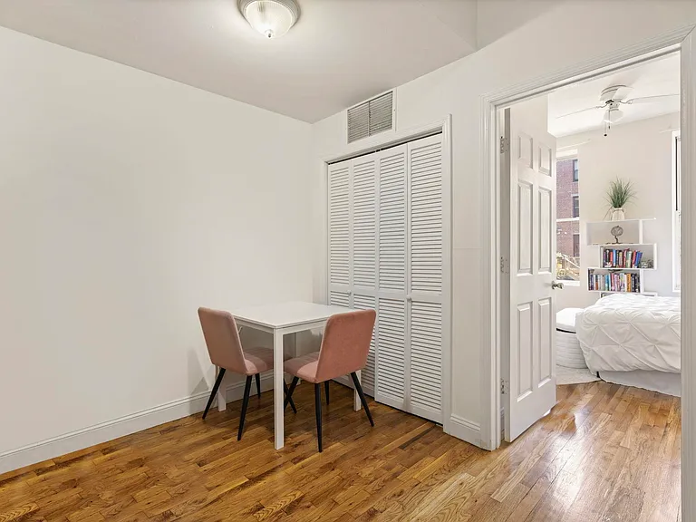 709 Willow Ave #1L — Photo 4