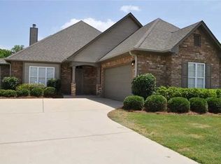 286 Creekside Ln, Pelham, AL 35124
