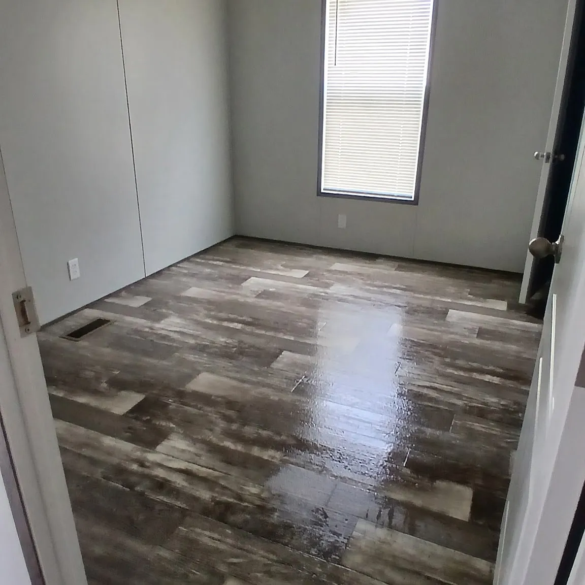 3 bed, $1,199 — Photo 3