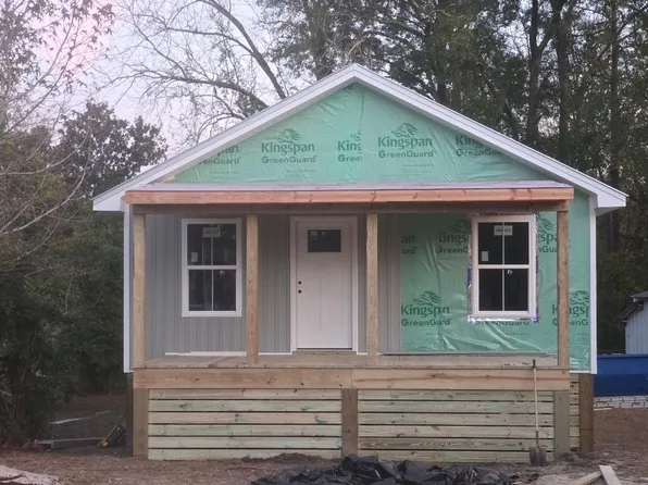 864 S 4th St, Florala, AL 36442