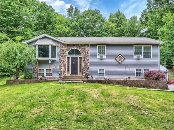 27 Lewis Lane, Bloomingburg, NY 12721
