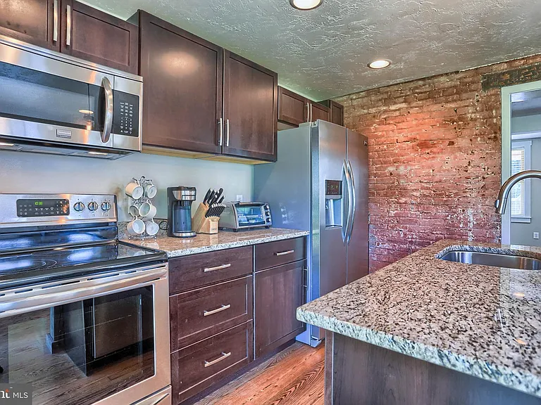 234 N Stratton St — Photo 13