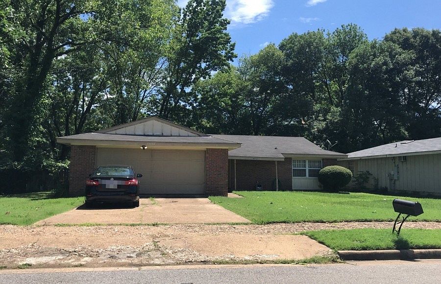 1st image of 4056 Hitchcock St