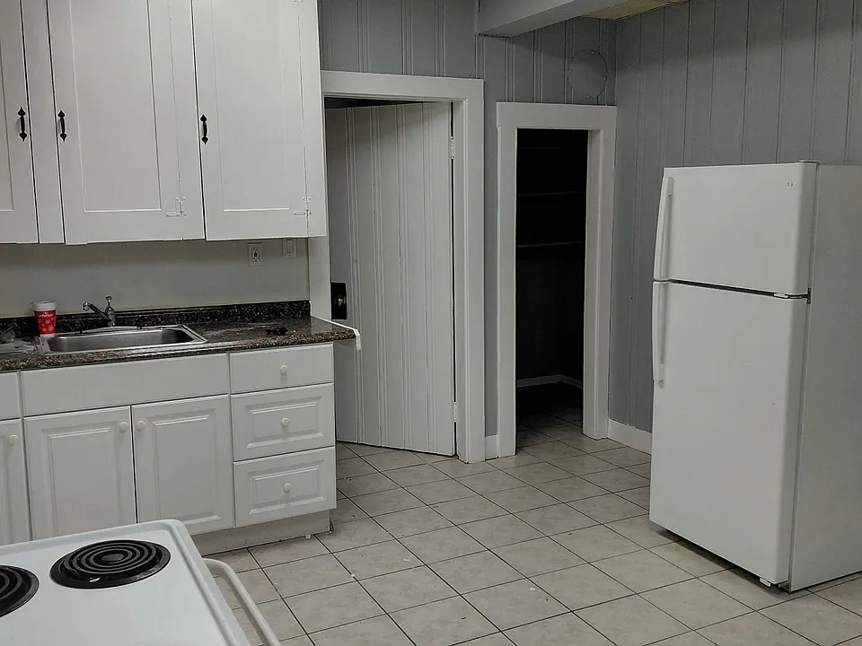 34 Nichols St #1A