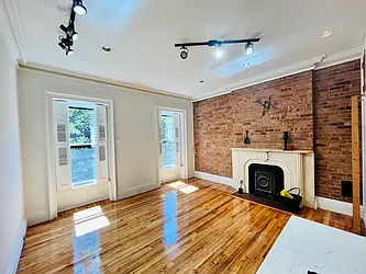 154A Hicks Street