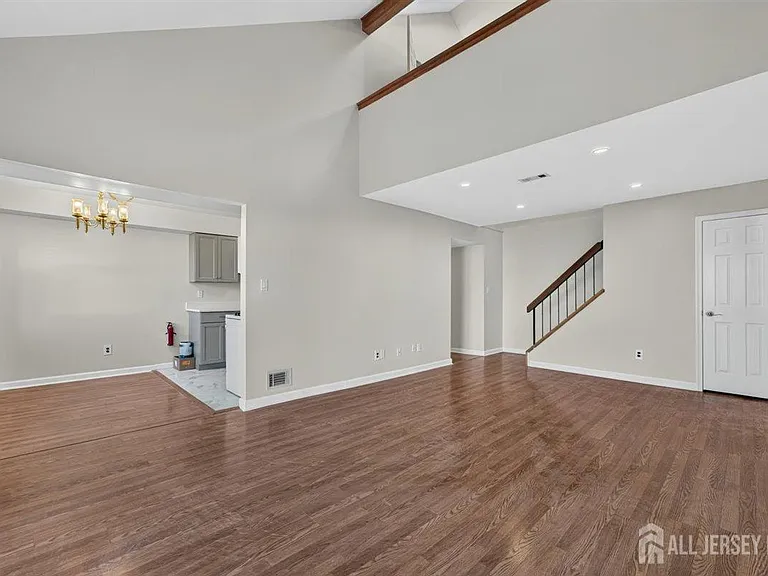 94 Beverly Hill Ter #F — Photo 2