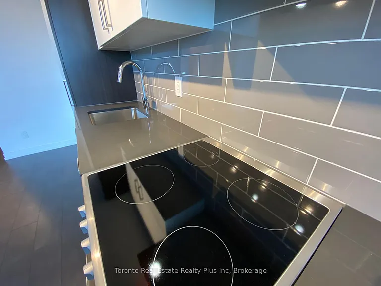 125 Redpath Ave #1111 — Photo 14