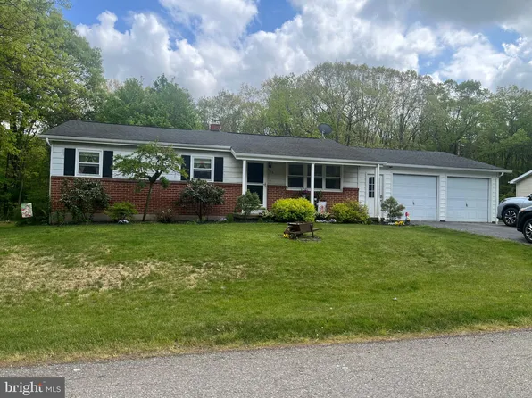 105 W Pine St, Sheppton, PA 18248