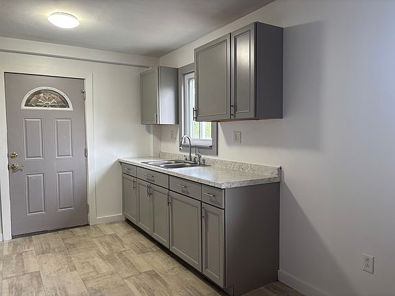 5th image of 23 Ash Rd #4