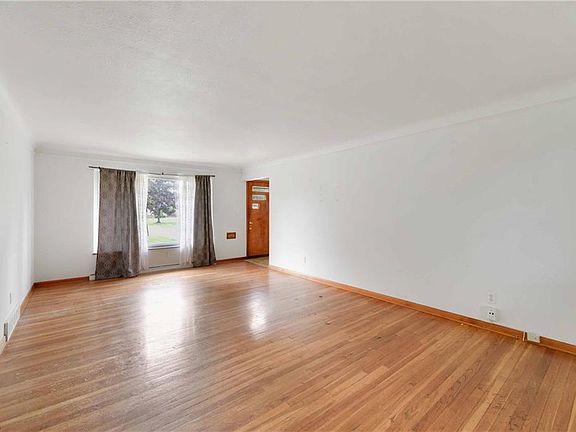 2nd image of 941 Twilight Dr