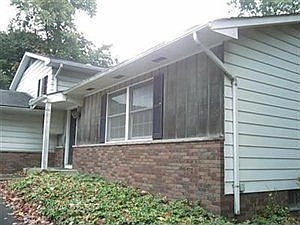 3rd image of 8596 Bayberry Dr NE