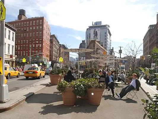 Rented by Buchbinder & Warren | media 6