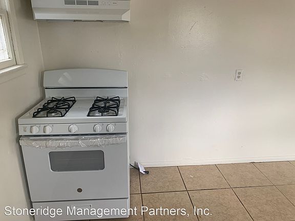 2nd image of 1463 N Lugo Ave