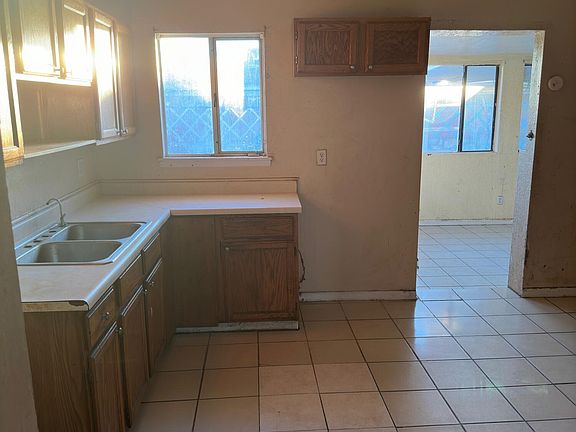 2nd image of 10364 Wilshire Dr