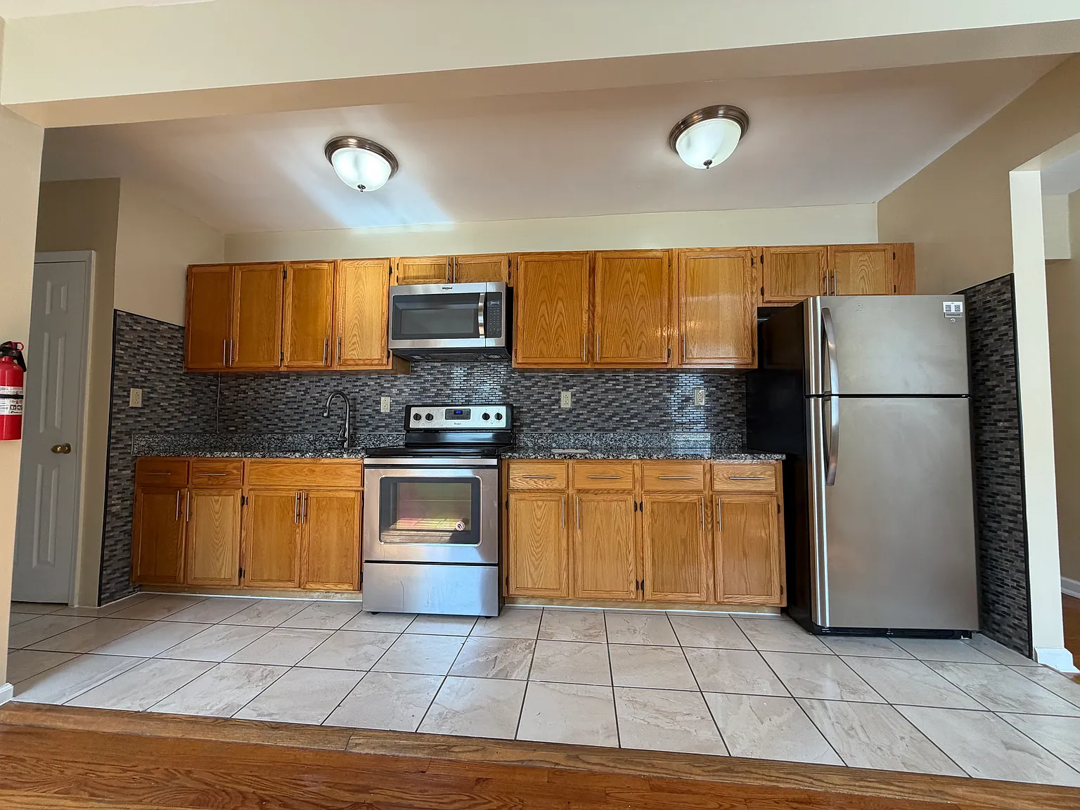8025 Parsons Blvd — Photo 3