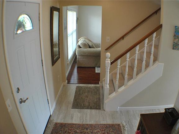 4th image of 1768 Elmwood Cir