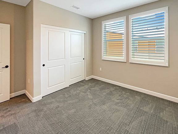 4th image of 3614 Queenswood Ln #2