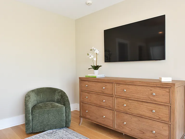 451 Dune Rd — Photo 32