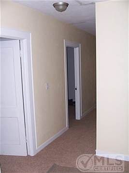 5th image of 104 N Bolivar St