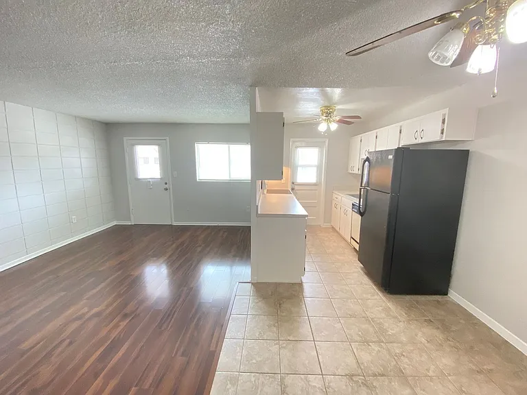 320 Lakeview St #207 — Photo 4