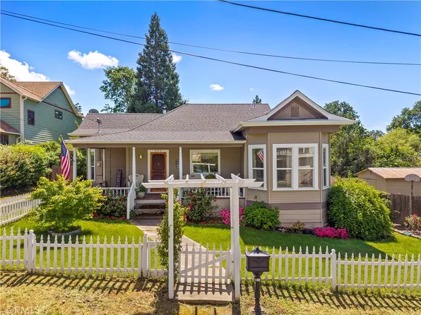 355 1st St, Lakeport, CA 95453