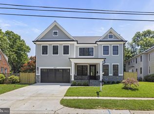 9527 Ewing Dr, Bethesda, MD 20817