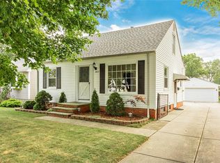 1407 Commonwealth Ave, Mayfield, OH 44124