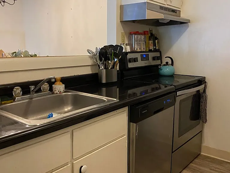 University Park Apartments near Cornell University — Photo 403