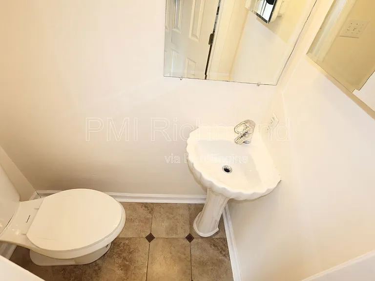 2716 Goyne Loop — Photo 8