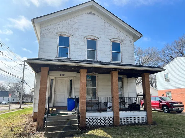819 E Bell St, Bloomington, IL 61701