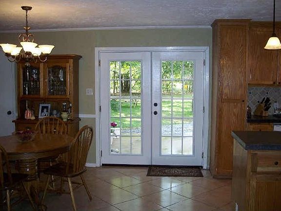 4th image of 3525 Sheridon Dr