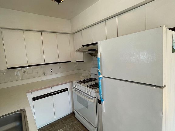 5th image of 287 Mosel Ave