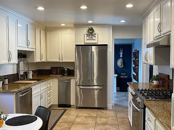 3rd image of 29 Twin Creeks Dr