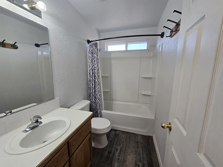 2nd floor bathroom