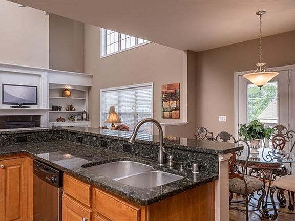 4th image of 2344 Thistle Park