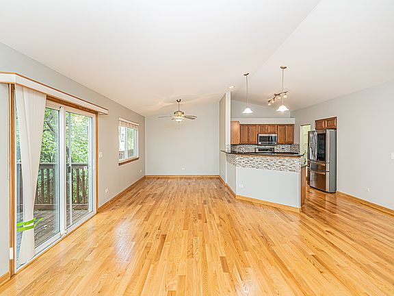 5th image of 110 Meredith Ln Unit 4-1