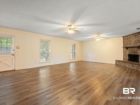 4th image of 2405 Pavan Dr