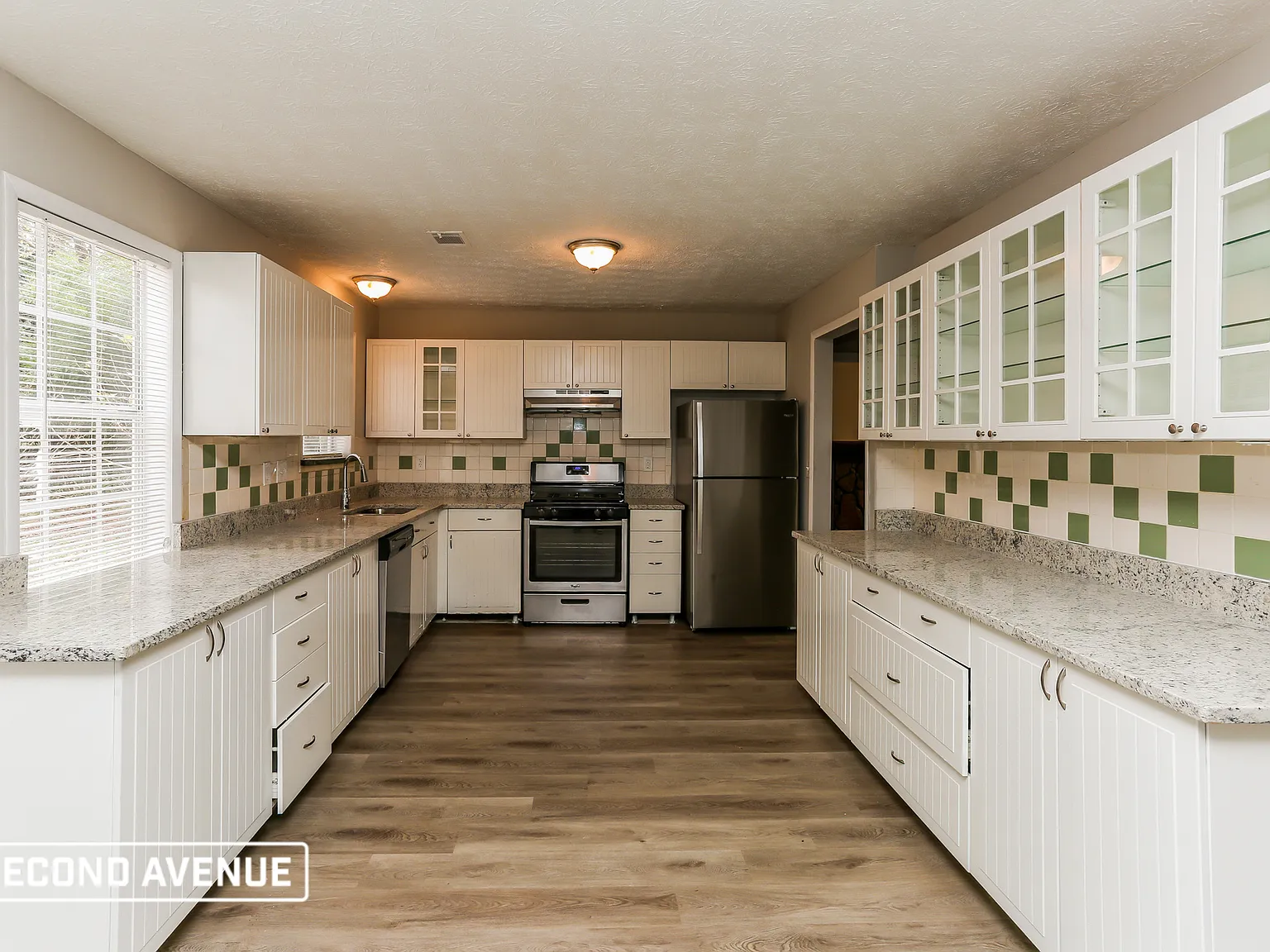 4 bed, 2.0 bath, 1524 sqft, $1,888 — Photo 2