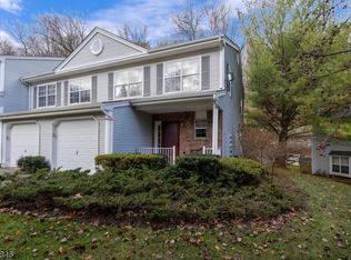 138 Brookside Ln, Mount Arlington, NJ 07856